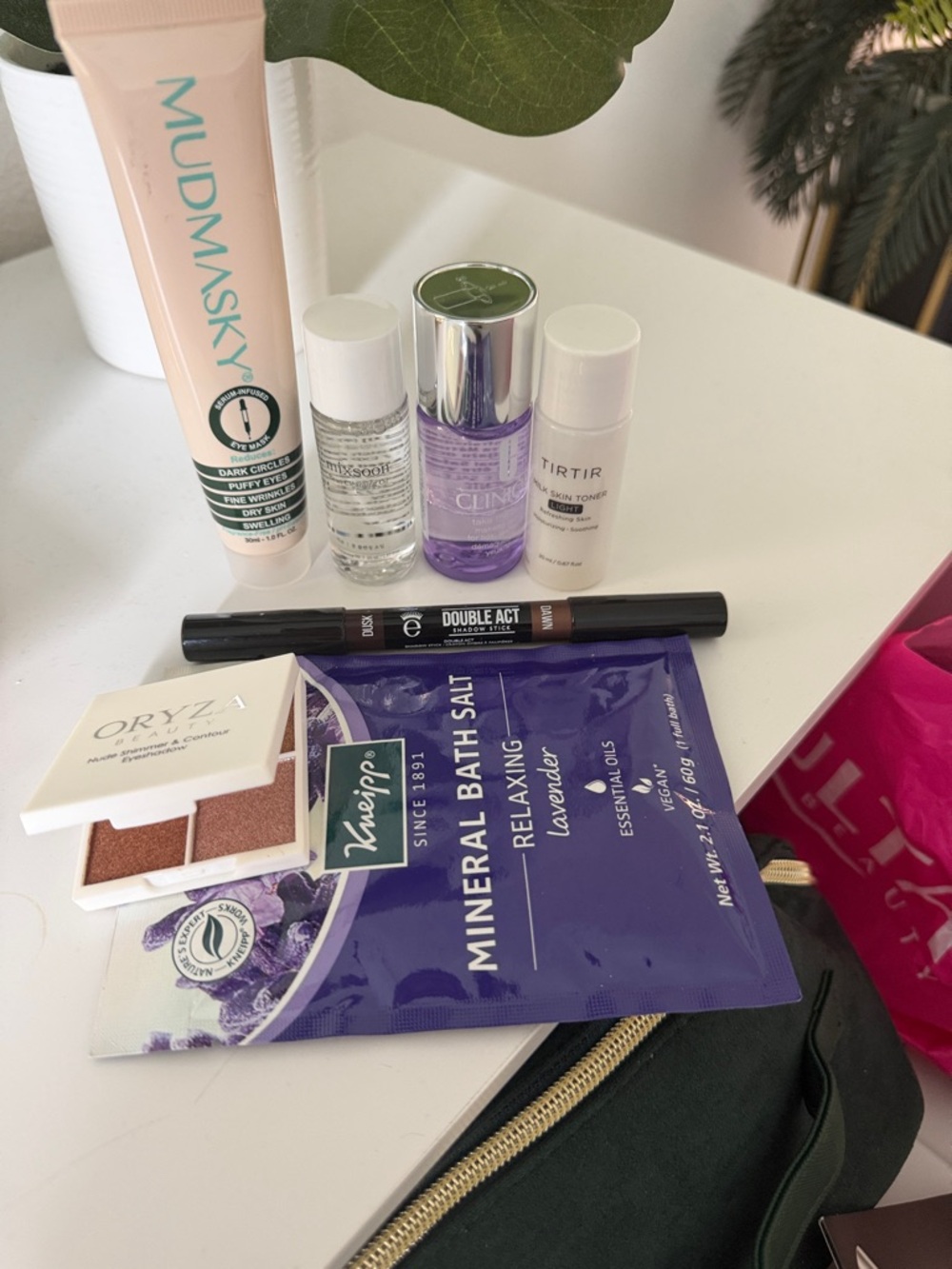 Assorted Beauty & Bath Bundle with Mudmasky Tube